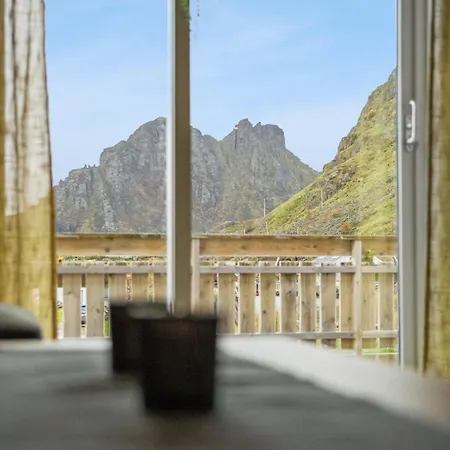 Akselhuset-koselig Hus Rett Ovenfor Kaikanten Midt I Lofoten * Sennesvik