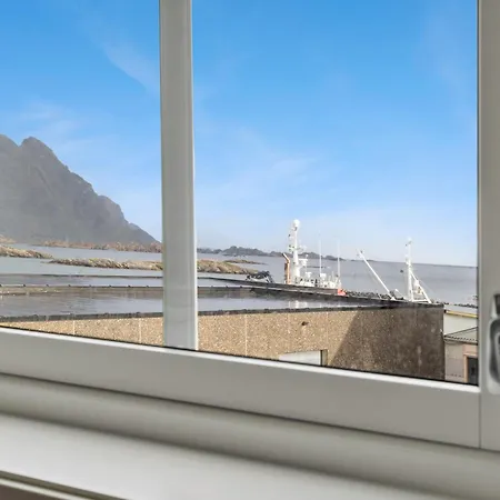 度假居 Akselhuset-koselig Hus Rett Ovenfor Kaikanten Midt I Lofoten *