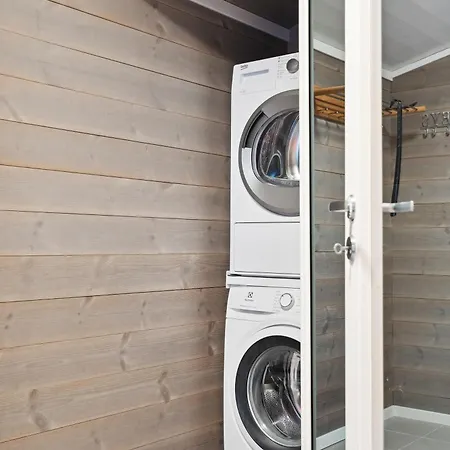 度假居 Akselhuset-koselig Hus Rett Ovenfor Kaikanten Midt I Lofoten Sennesvik