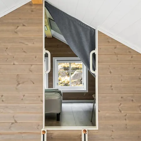 Akselhuset-koselig Hus Rett Ovenfor Kaikanten Midt I Lofoten *