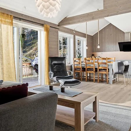 Akselhuset-koselig Hus Rett Ovenfor Kaikanten Midt I Lofoten Ferienhaus *