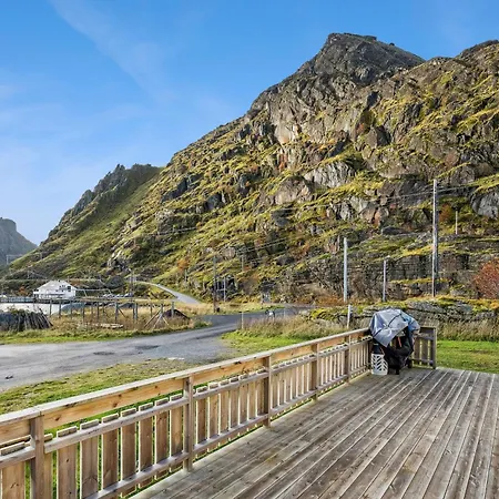 Ferienhaus Akselhuset-koselig Hus Rett Ovenfor Kaikanten Midt I Lofoten *