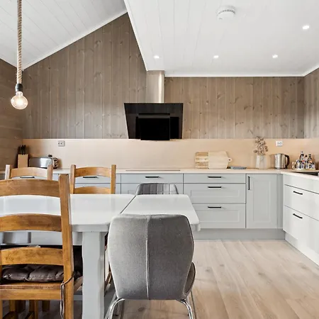 펜션 Akselhuset-koselig Hus Rett Ovenfor Kaikanten Midt I Lofoten Sennesvik
