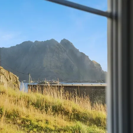 Akselhuset-koselig Hus Rett Ovenfor Kaikanten Midt I Lofoten