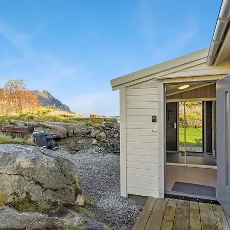 Akselhuset-koselig Hus Rett Ovenfor Kaikanten Midt I Lofoten Ferienhaus