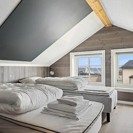 度假居 Akselhuset-koselig Hus Rett Ovenfor Kaikanten Midt I Lofoten *