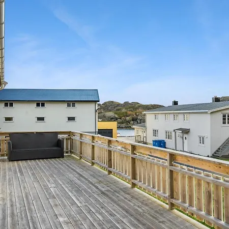 度假居 Akselhuset-koselig Hus Rett Ovenfor Kaikanten Midt I Lofoten