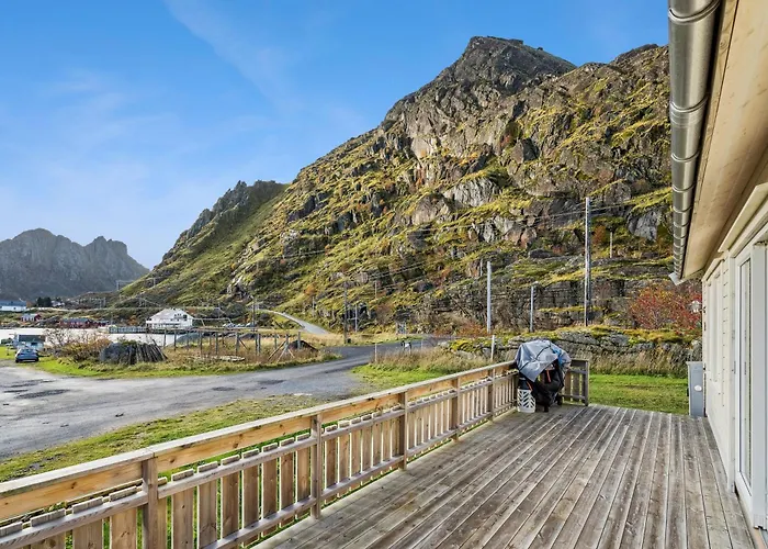 Ferienhaus Akselhuset-koselig Hus Rett Ovenfor Kaikanten Midt I Lofoten *
