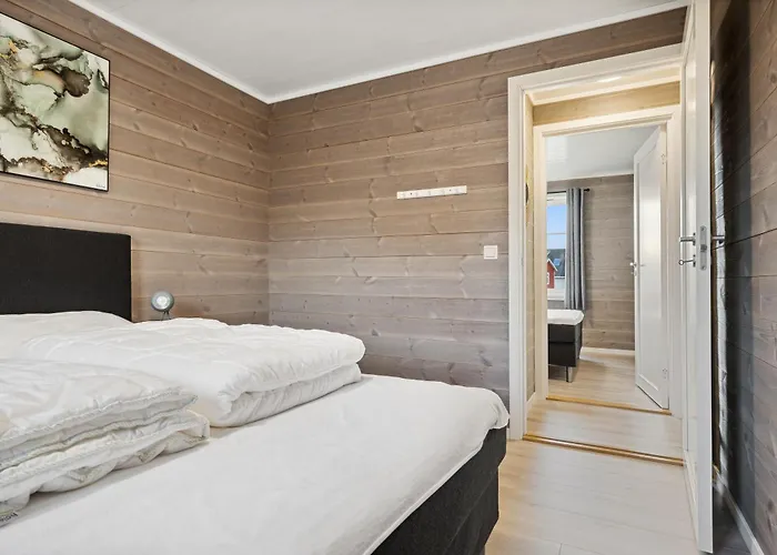 Akselhuset-koselig Hus Rett Ovenfor Kaikanten Midt I Lofoten *