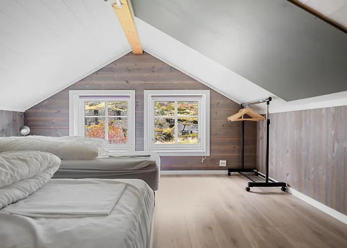 Akselhuset-koselig Hus Rett Ovenfor Kaikanten Midt I Lofoten * Sennesvik