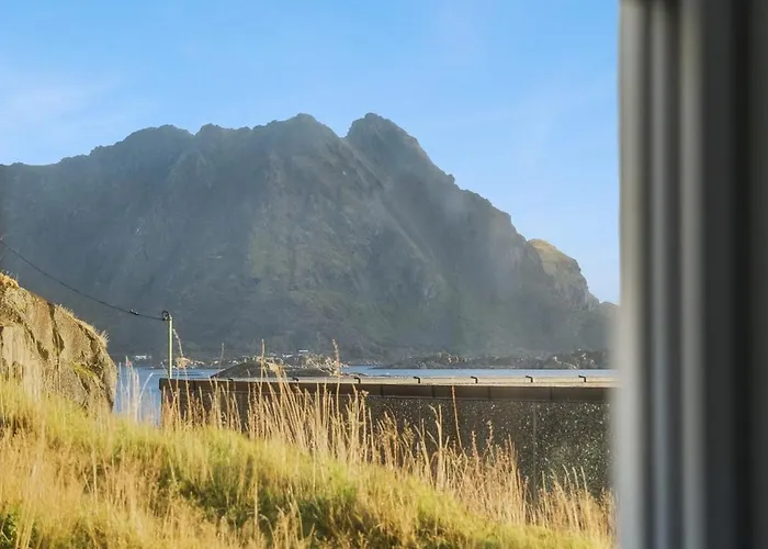 Akselhuset-koselig Hus Rett Ovenfor Kaikanten Midt I Lofoten