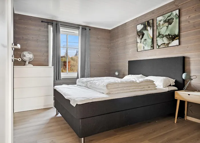 Ferienhaus Akselhuset-koselig Hus Rett Ovenfor Kaikanten Midt I Lofoten