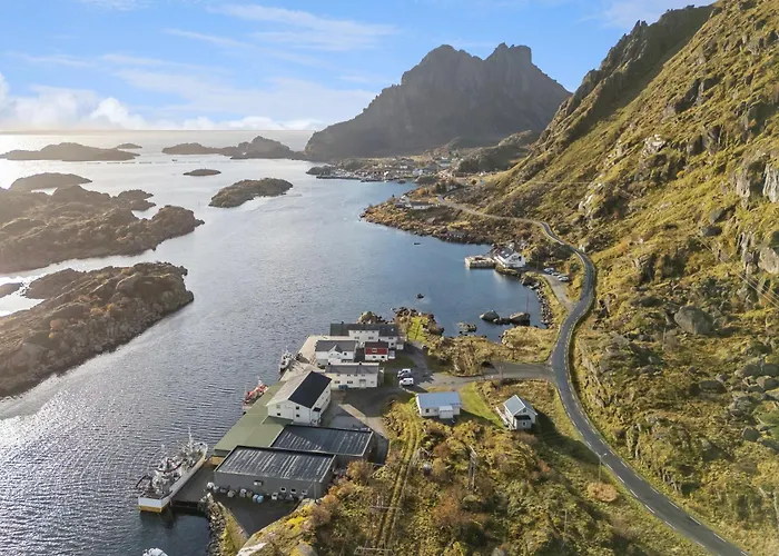 Ferienhaus Akselhuset-koselig Hus Rett Ovenfor Kaikanten Midt I Lofoten Sennesvik