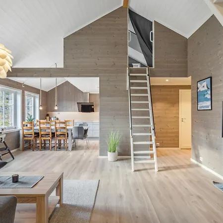 Дом отдыха Akselhuset-koselig Hus Rett Ovenfor Kaikanten Midt I Lofoten Sennesvik