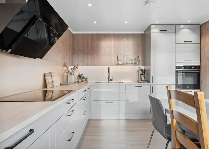 Akselhuset-koselig Hus Rett Ovenfor Kaikanten Midt I Lofoten Casa vacanze Sennesvik